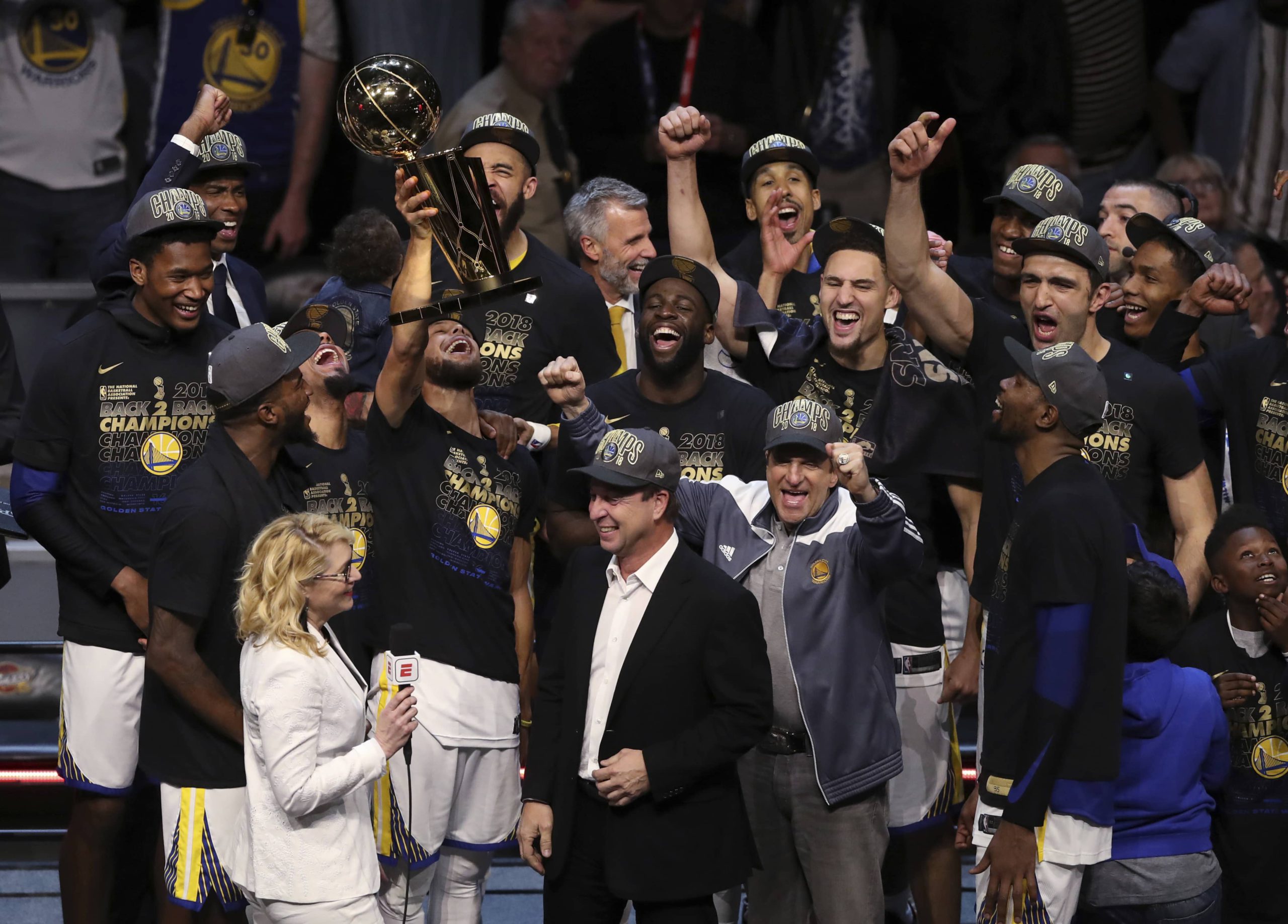 Photo of the Golden State Warriors celebrating after a win