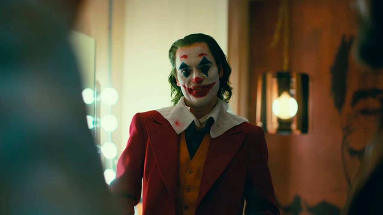 Photo of Joaquin Phoenix as the Joker