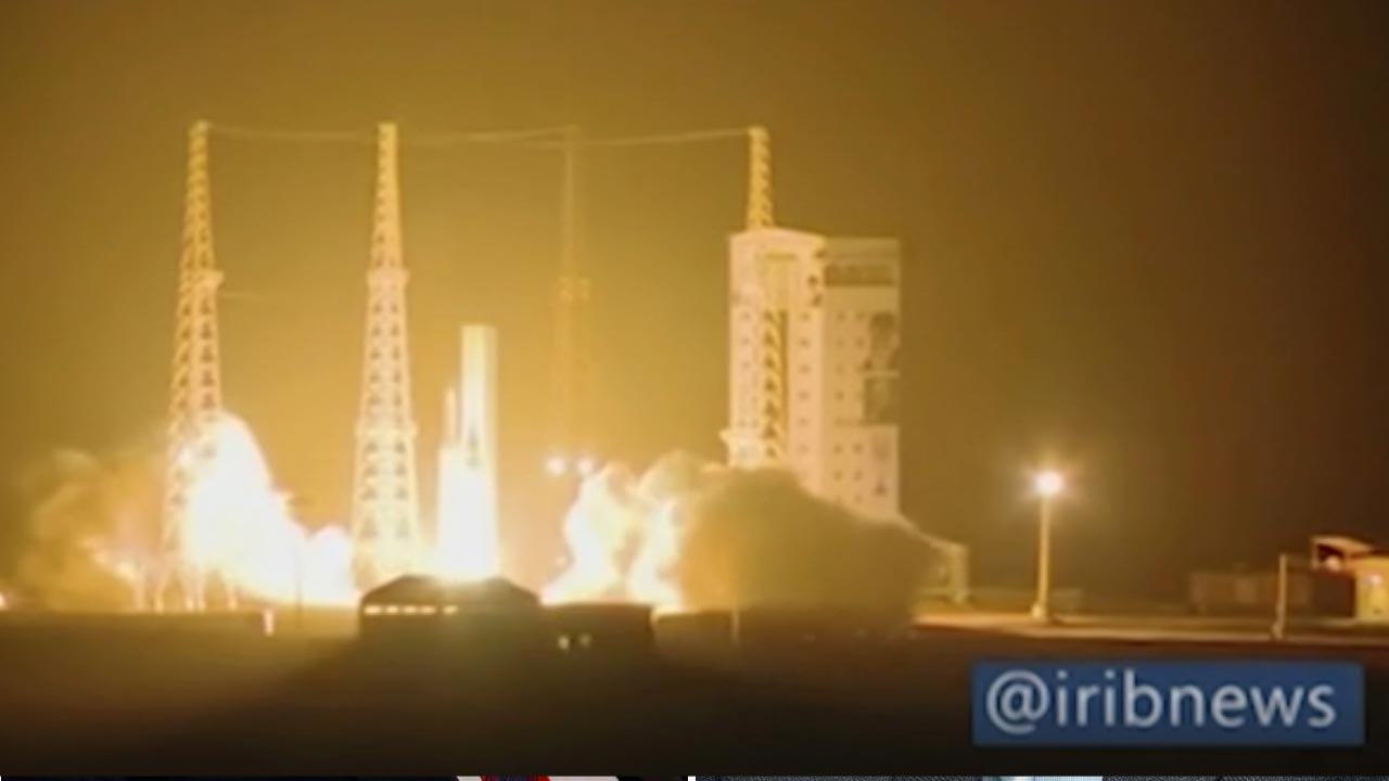 Photo of an Iranian rocket carrying a satellite