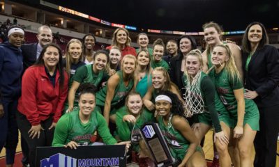 Photo of Fresno State women's basketball team after clinching a share of the Mountain West titleWo