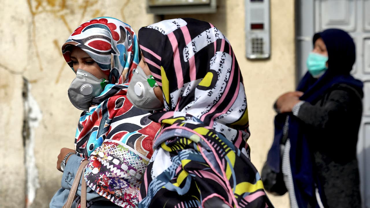 Photo of people wearing face masks in Tehran, Iran