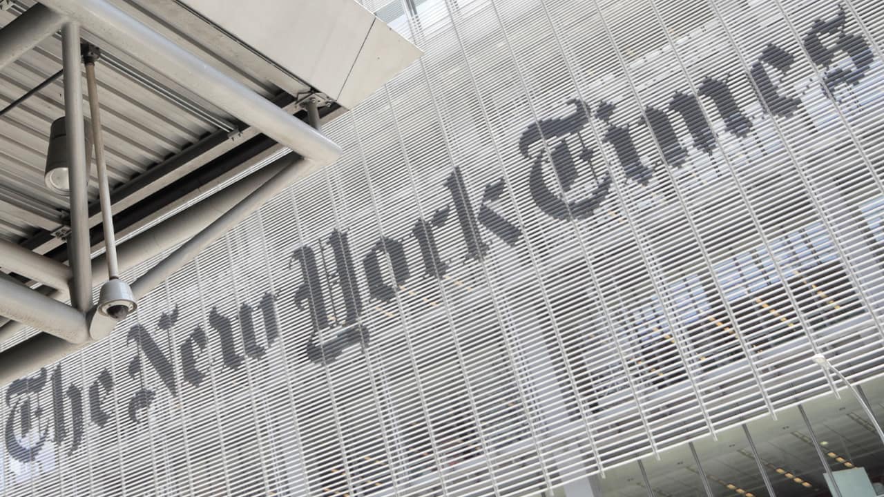 Photo of the New York Times building